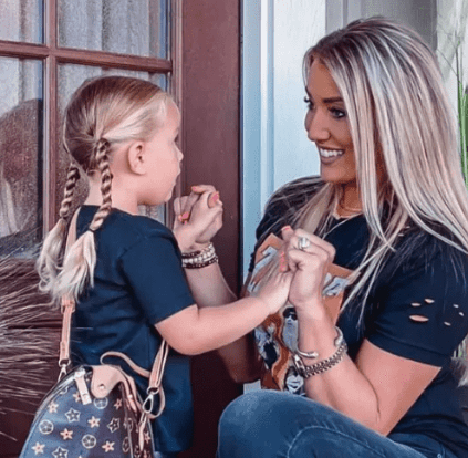 Lunden Roberts Net Worth